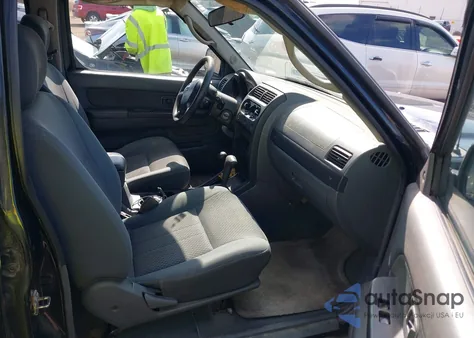 2004 Nissan Xterra Xe z USA, uszkodzony, nr VIN 5N1ED28Y84C656107